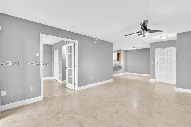 Building Photo - 2811 N Oakland Forest Dr