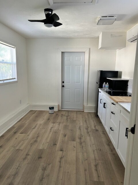 Building Photo - Clearwater - One Bedroom with private entrance