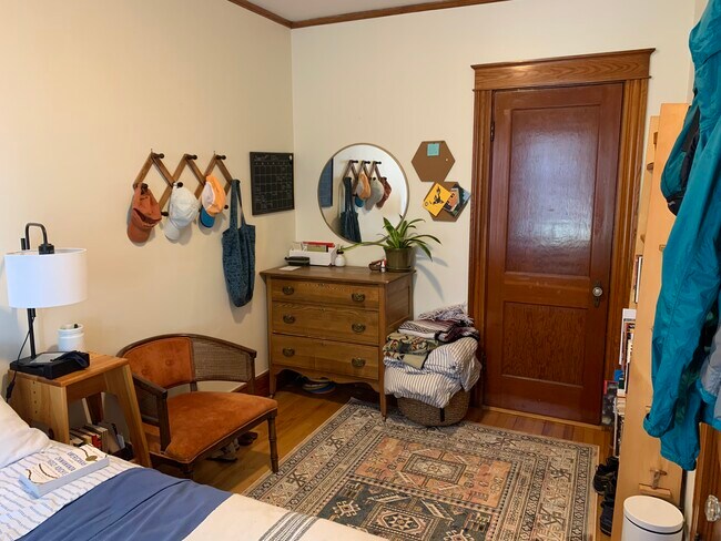 Building Photo - 21 Fessenden St