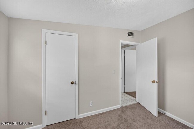 Building Photo - 87 Saratoga Cir S