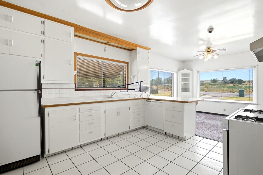 Building Photo - 1718 W 3300 S