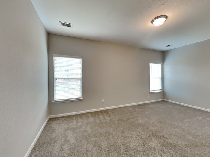 Building Photo - 285 Jerome Ct