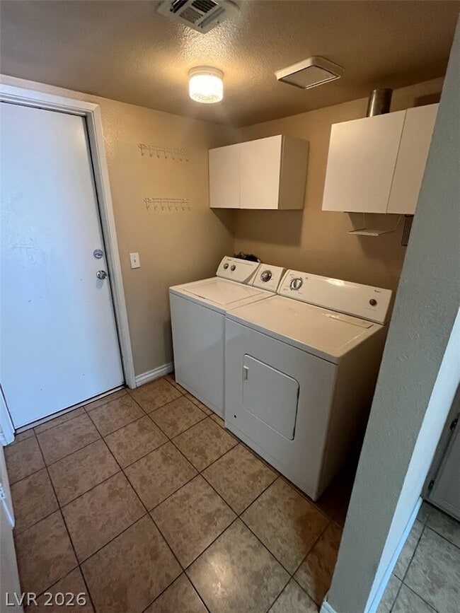 Building Photo - 914 Scarlet Ridge Dr