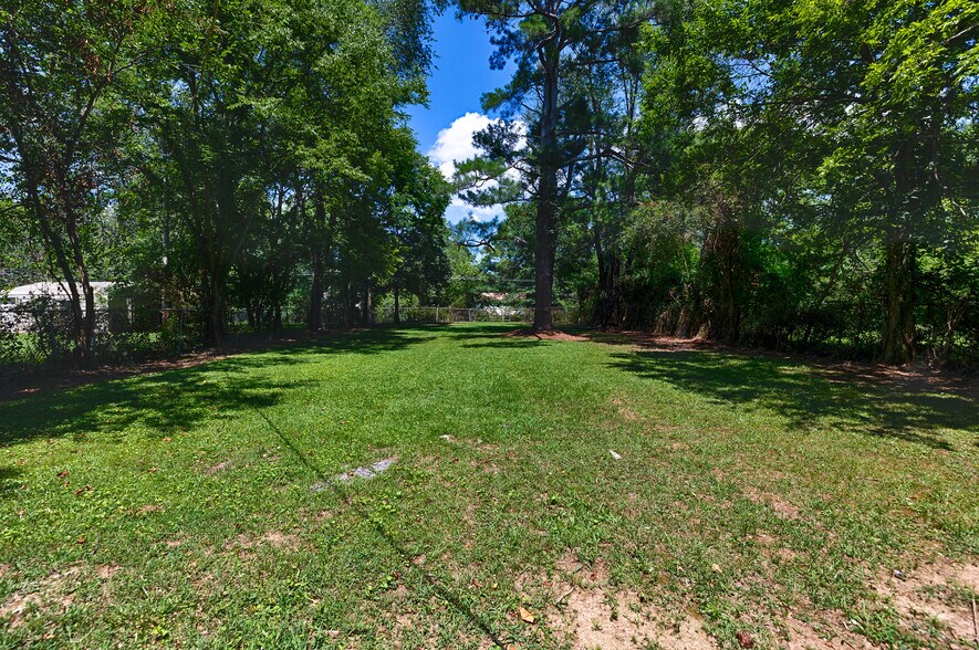 Building Photo - 914 Linwood Dr NW