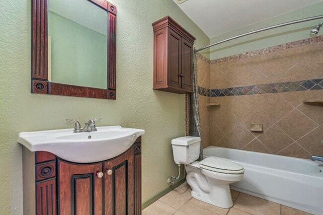 Building Photo - Charming Spacious 4 Bed. 3 Ba. Home with 3 Car Gar. Located the Desirable Continental Ranch