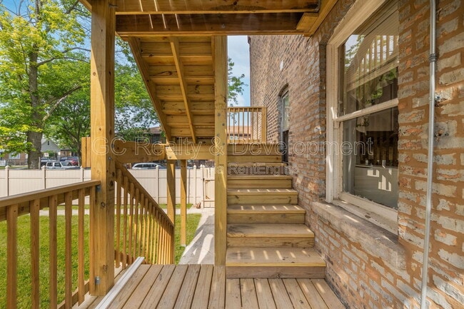 Building Photo - 3517 S Lituanica Ave