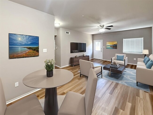 Building Photo - 512 E Hazelwood St