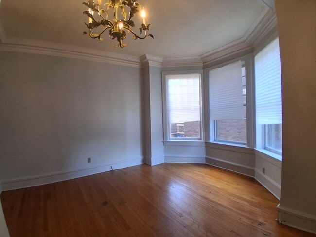 Building Photo - 1010-1 Vermilion-N