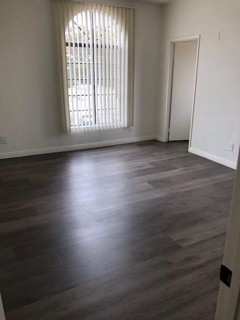 Building Photo - 1339 N Sycamore Ave