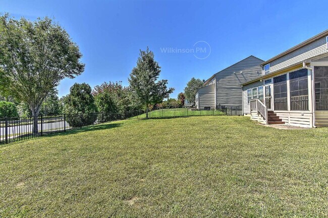 Building Photo - Beautiful 3,409 sqft 5-bedroom 3-bath Exec...