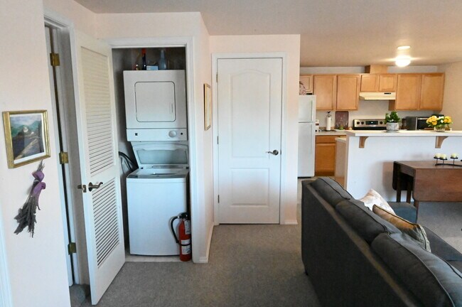 Building Photo - 6246 NE Eagle Harbor Dr