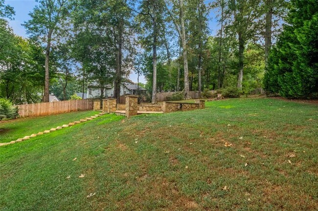 Building Photo - 555 Douthit Ferry Rd