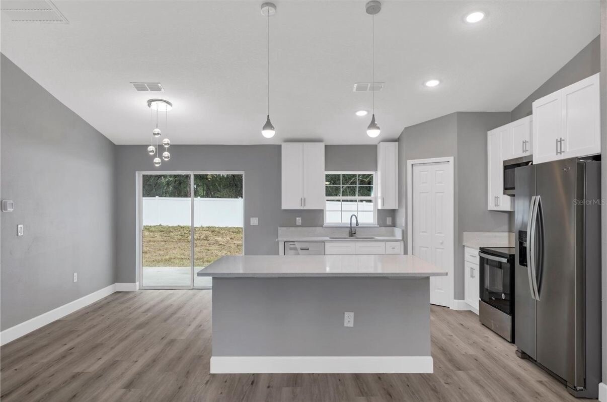 Building Photo - 15145 SW 65th Avenue Rd