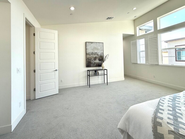 Building Photo - 10662 Senna Wy