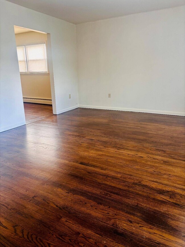 Primary Photo - 22 Grasmere Ave