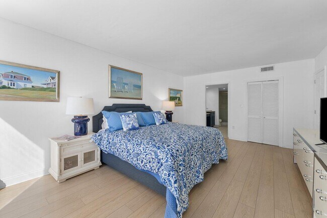 Building Photo - 2773 S Ocean Blvd