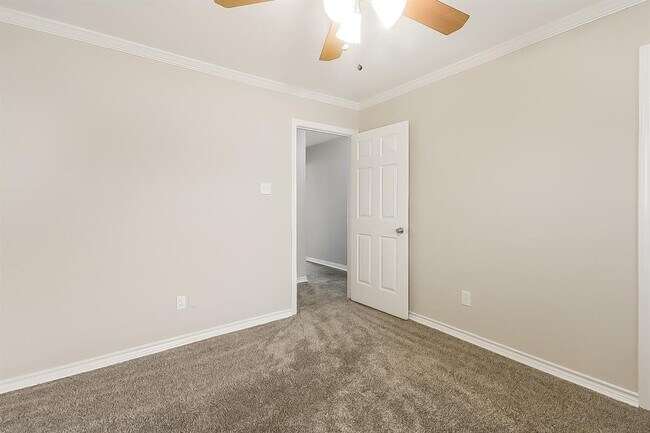 Building Photo - 2622 Eaglenest Ln