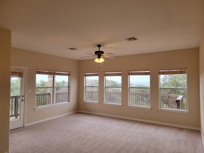 Building Photo - 404 Golf Crest Ln