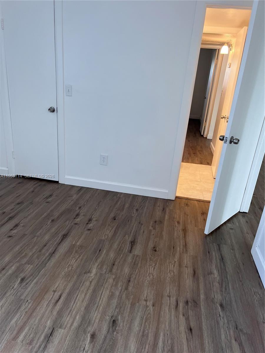 Building Photo - 1505 Crescent Cir