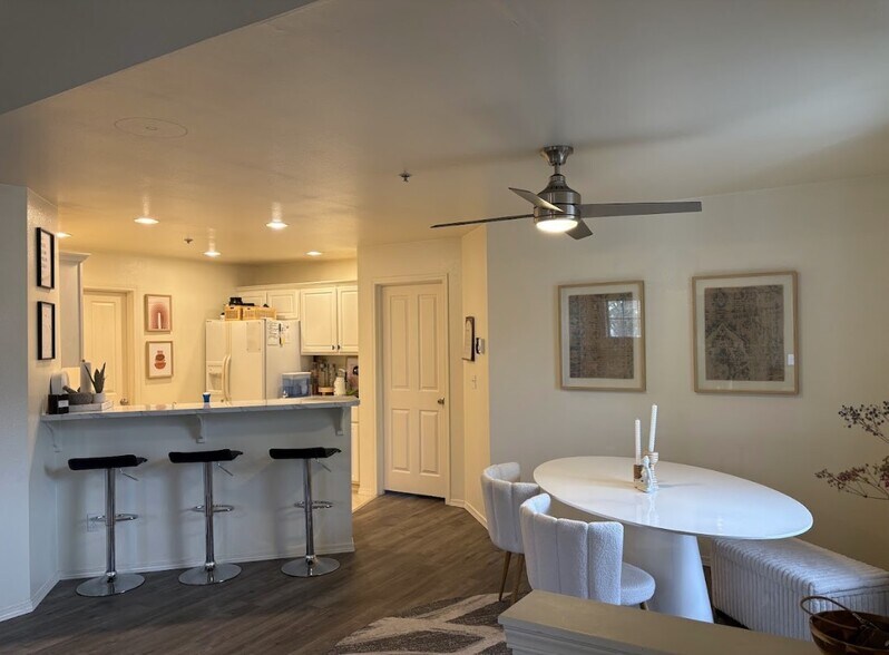 Kitchen/Dining Combo - 1787 Kennedy Pl