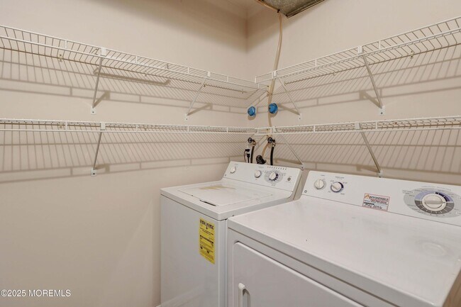 Building Photo - 705 Zlotkin Cir