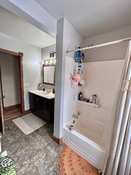Main Floor Full Bath - 221 7th Ave N