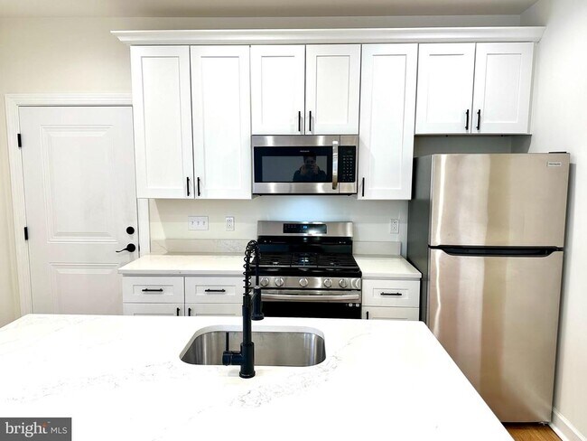 Building Photo - 2009 N Reese St