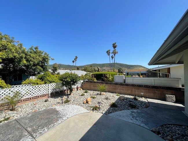 Building Photo - 919 La Fiesta Ct