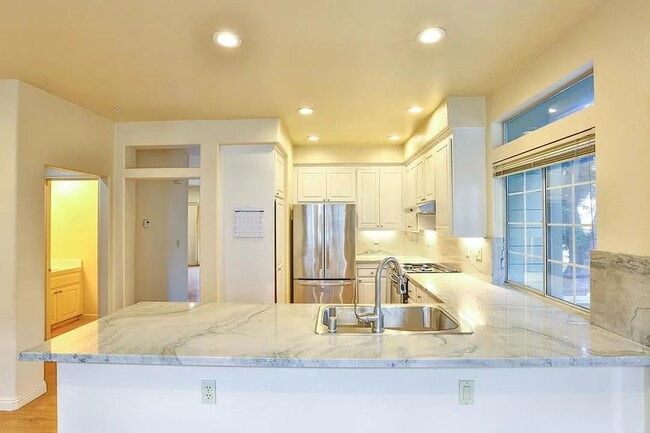 Building Photo - 510 Porpoise Bay Terrace