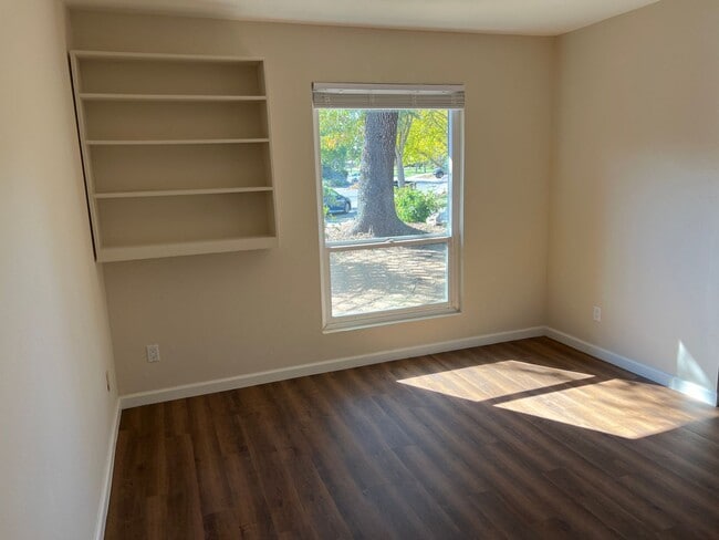 Building Photo - Four bedroom two bathroom home with a pool in Central Davis