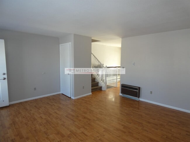 Building Photo - 890 Lilac St