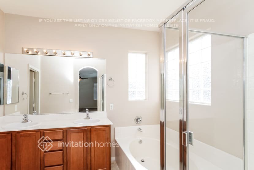 Building Photo - 741 Easter Lily Pl