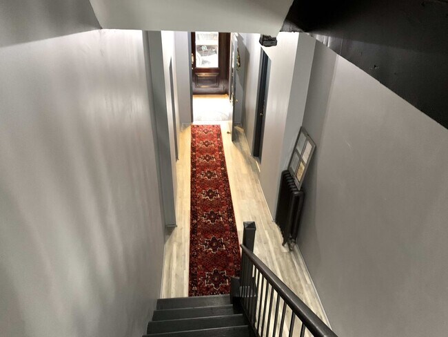 Building Photo - 320 W 47th St
