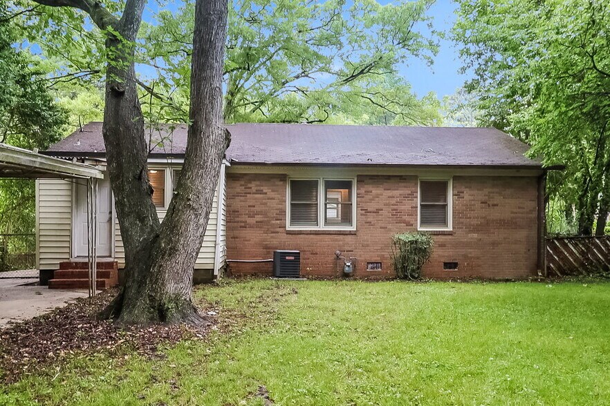 Building Photo - 3924 Broadview Dr