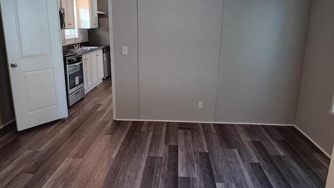 Building Photo - 3617 N Grand Ave E