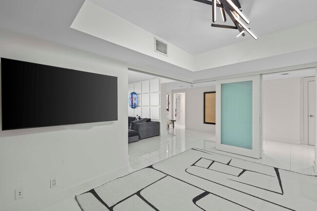 Building Photo - 3140 S Ocean Blvd