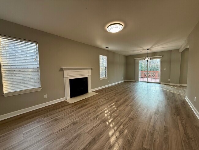 Building Photo - 27 Montford Ct