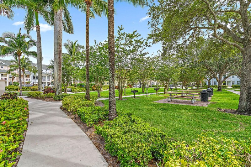 Building Photo - 255 Murcia Dr