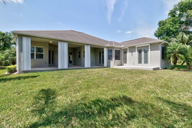 Building Photo - 1280 S Village Square