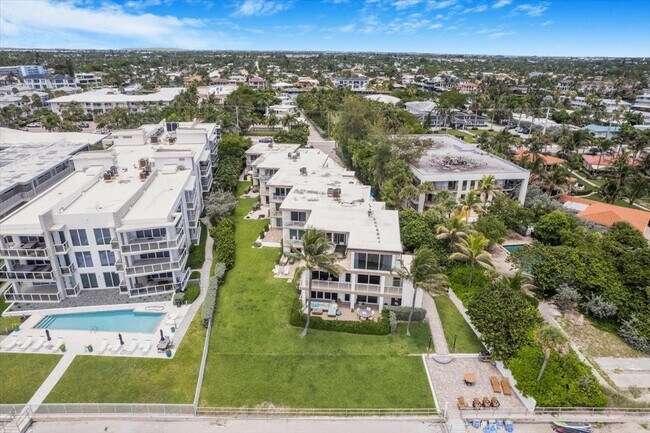 Building Photo - 1203 Hillsboro Mile