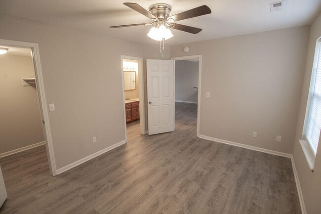 Building Photo - 1306 Godas Cir