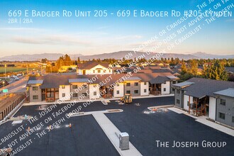 Building Photo - 669 E Badger Rd