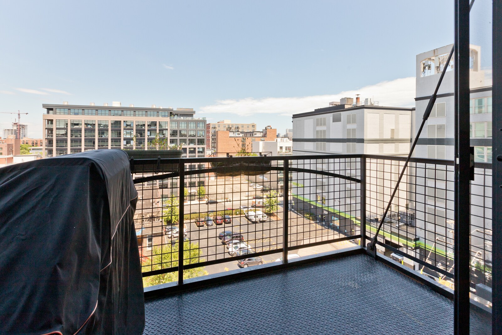 Building Photo - 1224 W Van Buren St