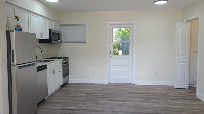 Building Photo - 106 CHESAPEAKE AVENUE UNIT C