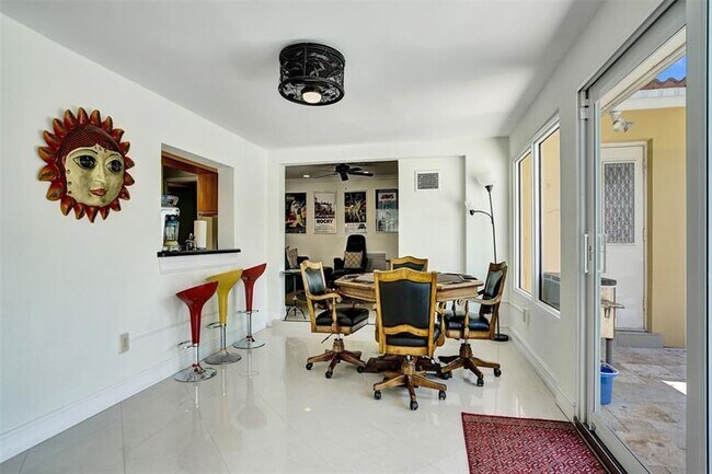 Building Photo - 2051 Coral Reef Dr