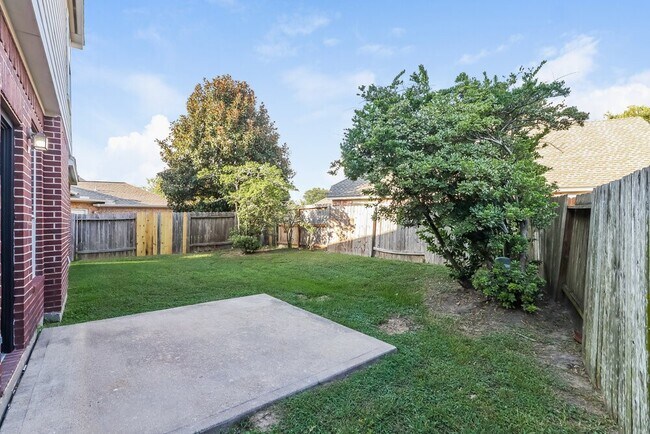 Building Photo - 9510 Wakefield Village Dr