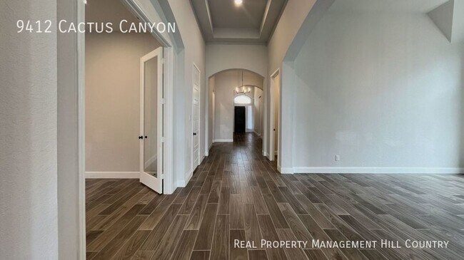 Building Photo - Spacious 4 bedroom with open layout!