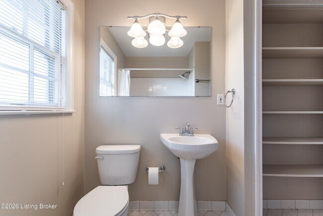 Building Photo - 18 Cardwell Way