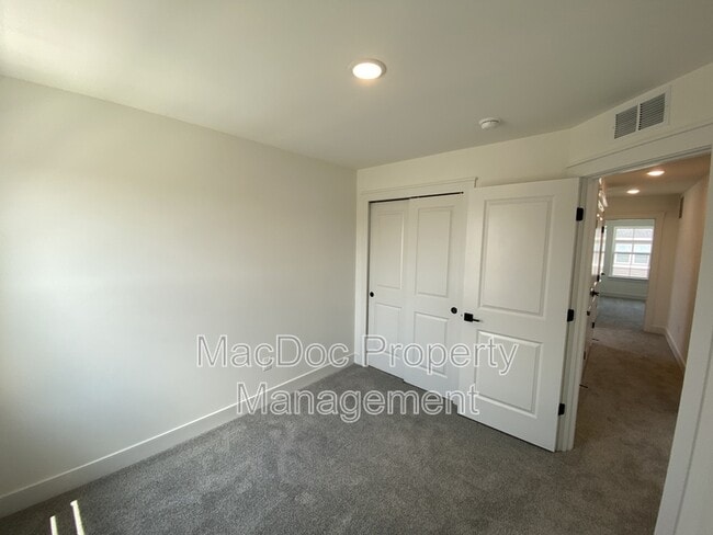 Building Photo - 4815 Jackson Village Pky