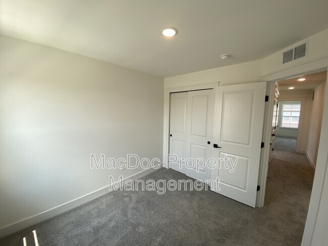 Building Photo - 4815 Jackson Vlg Pkwy